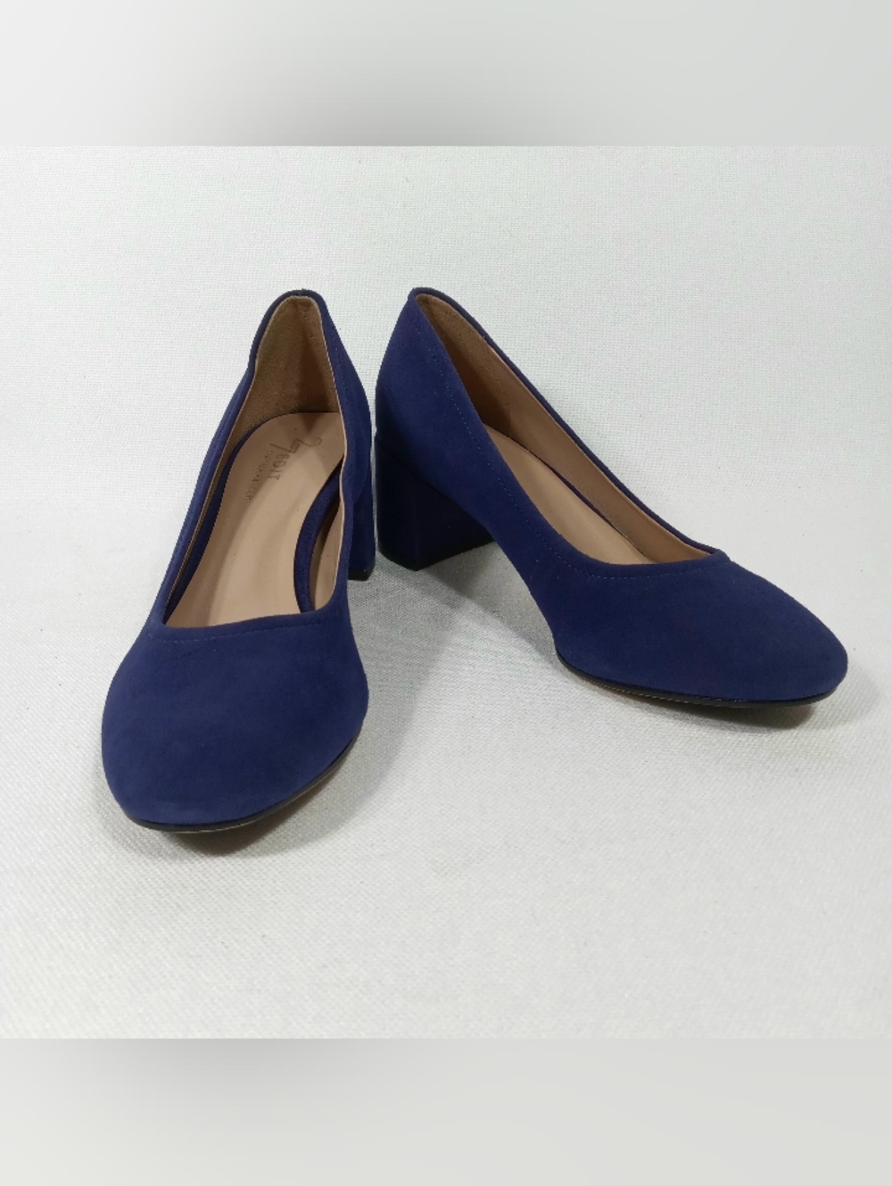 24/7 EDIT NATURLIZER Classic Navy Block Heel Pumps Womens Size 5.5